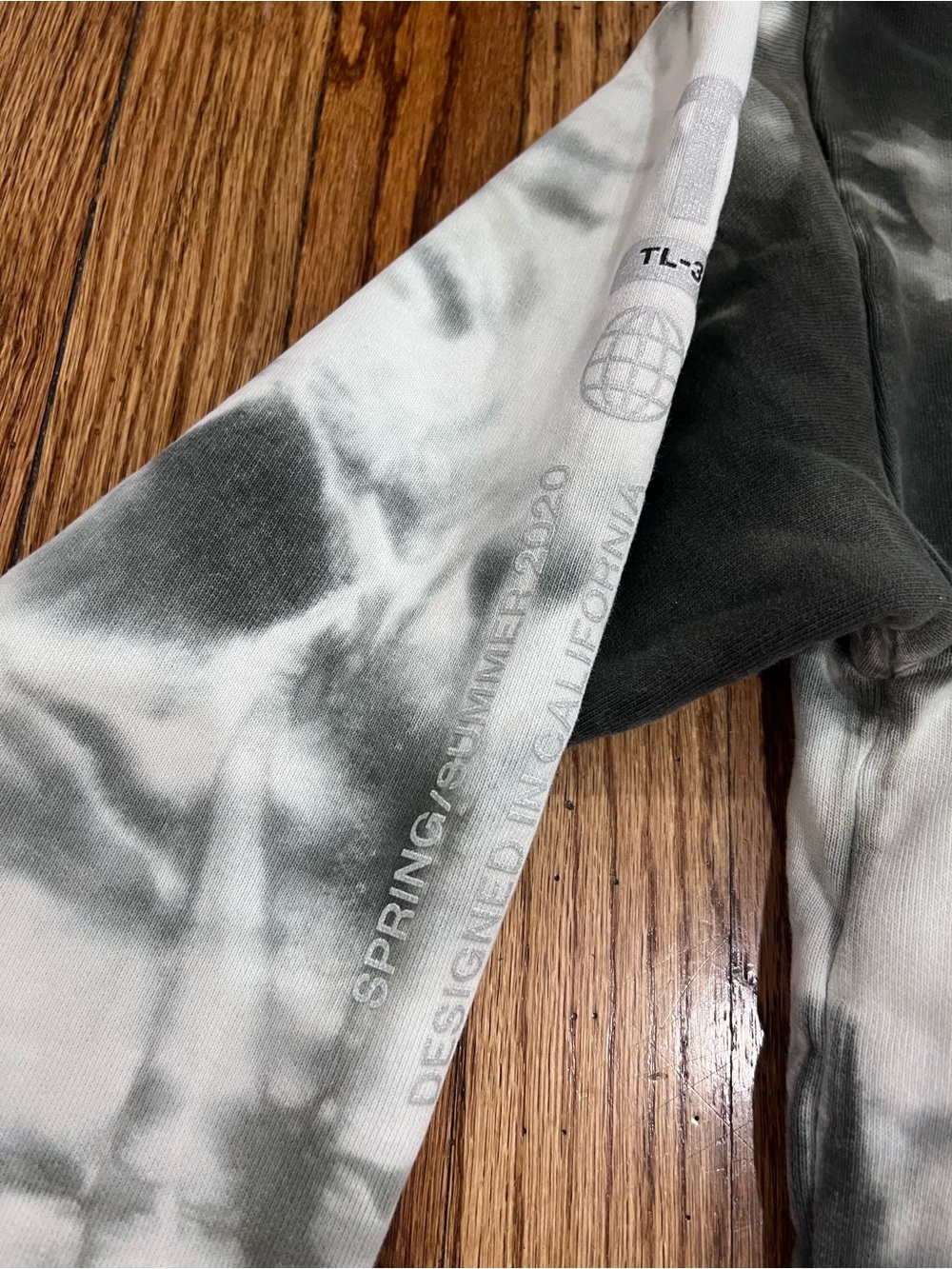 Talentless Men’s Heavyweight Hoodie Tie Dye Graphic Black And White Size Medium - Picture 4 of 7